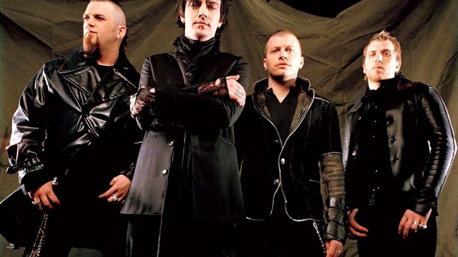Three Days Grace Three Days Grace is a Canadian rock band formed in Norwood, Ontario in 1997. Based in Toronto, the band's original line-up consisted of guitarist and ...
